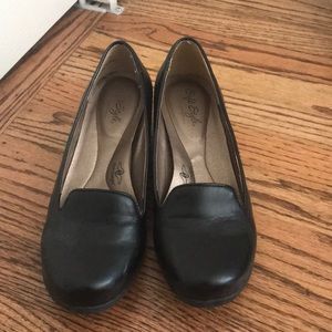 Soft style work shoes